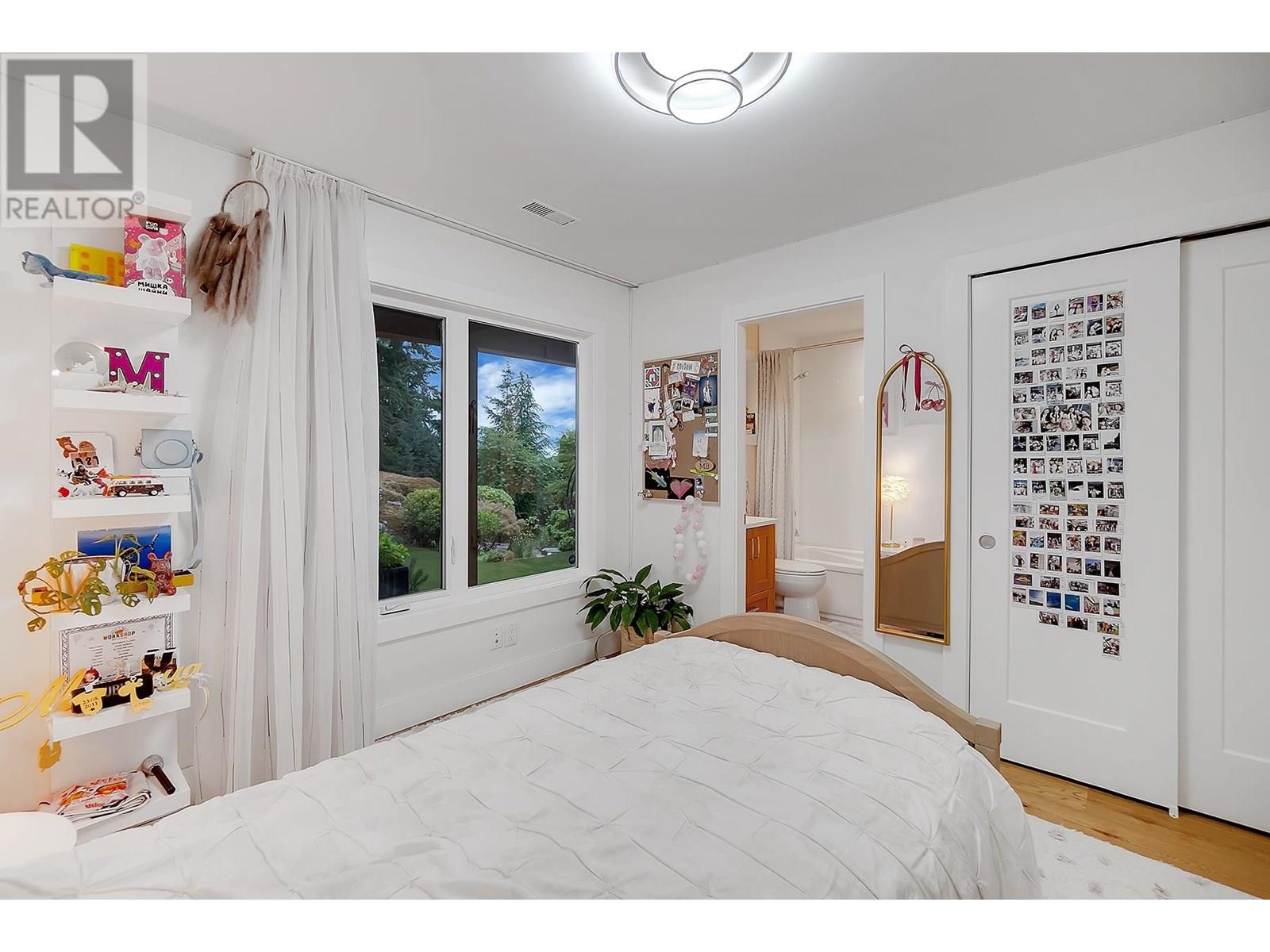 3706 SOUTHRIDGE PLACE, West Vancouver