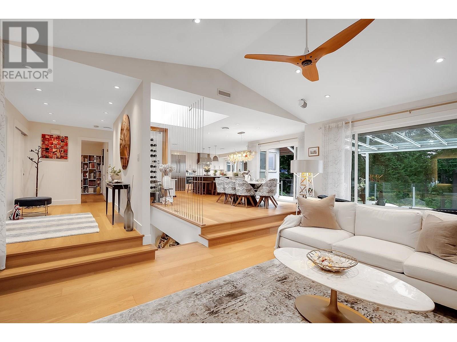 3706 SOUTHRIDGE PLACE, West Vancouver