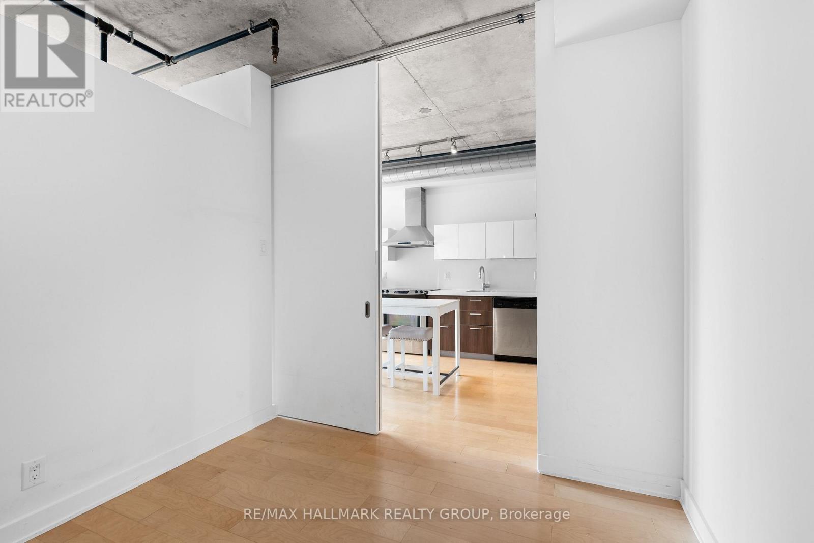 Photo 19 of 438 340 Mcleod Street, Ottawa ON