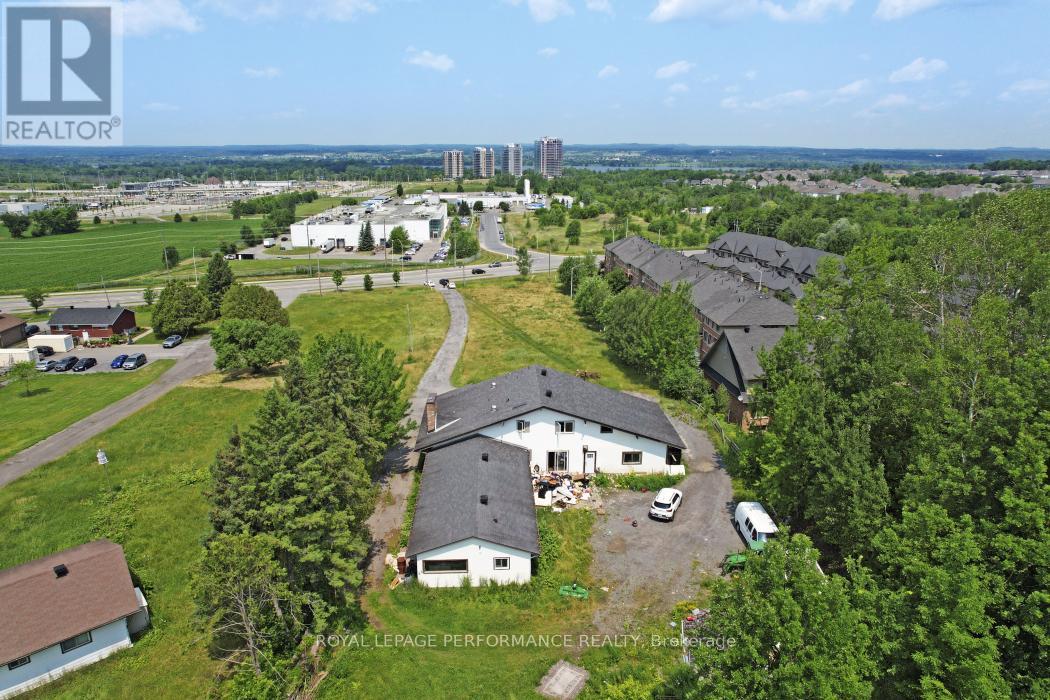 1016 OLD MONTREAL ROAD - 1