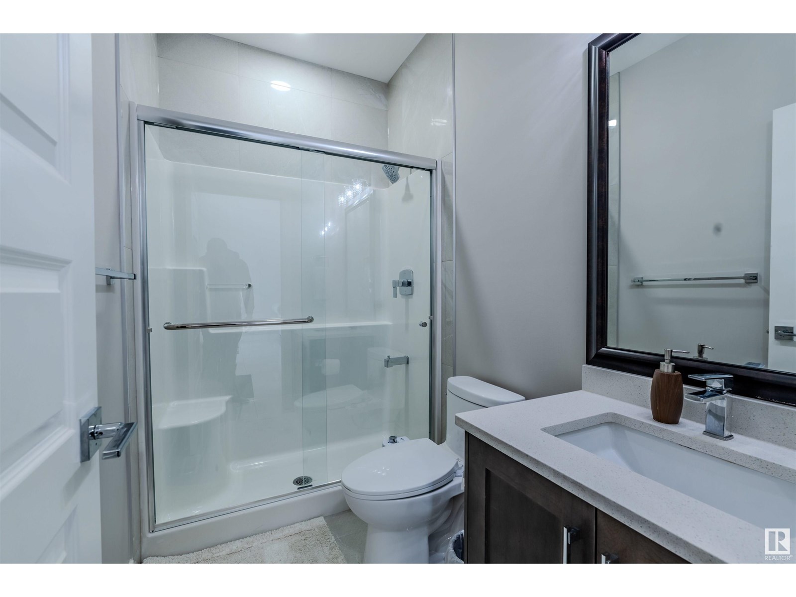 Photo 11 of 1492 25 Street Nw, Edmonton AB