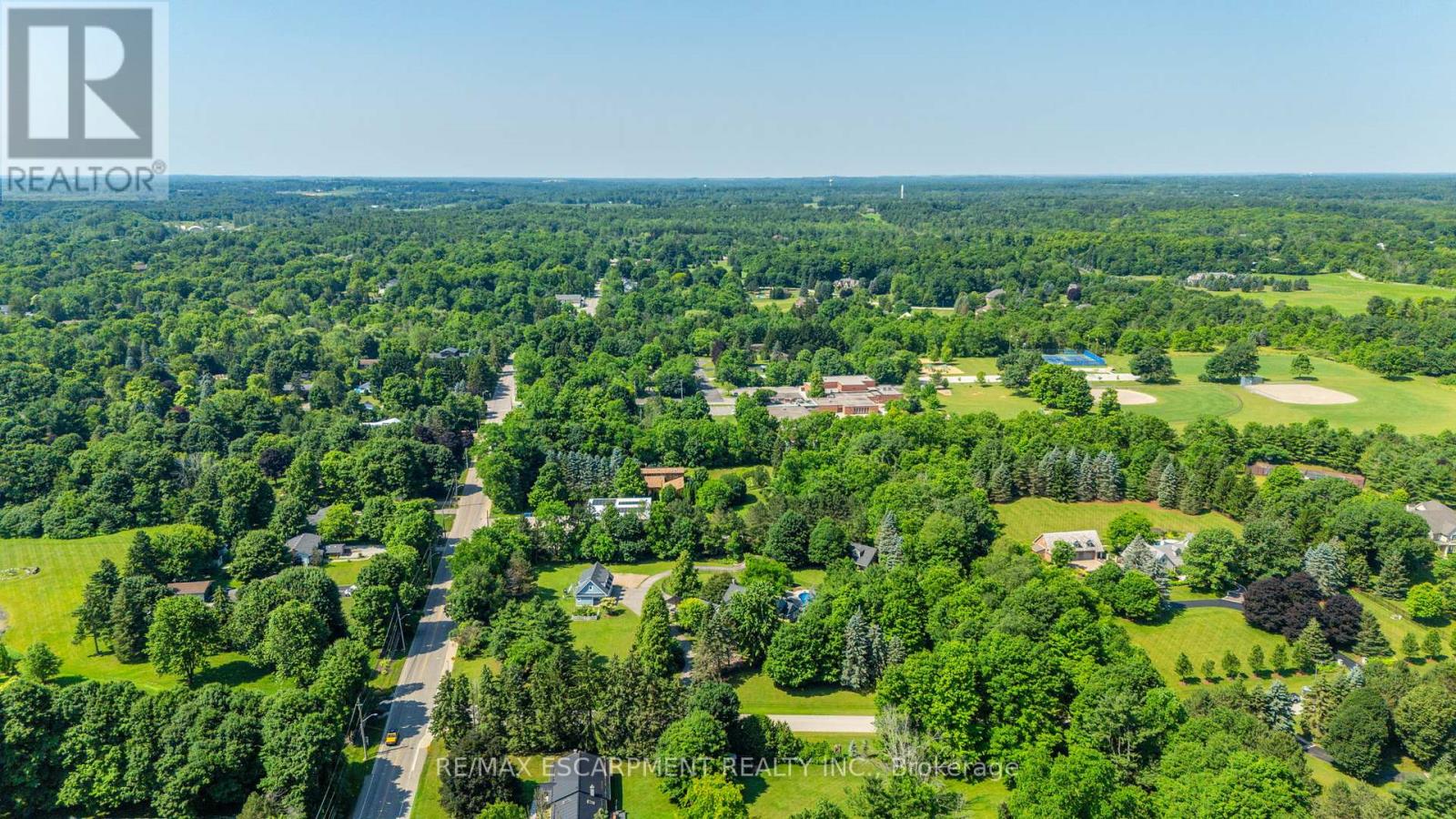 Photo 47 of 6618 Carriage Trail, Burlington ON