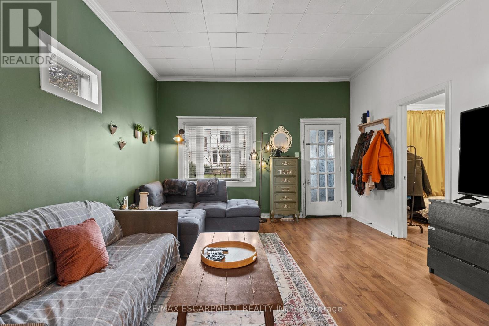 Photo 24 of 4774 Saint Clair Avenue, Niagara Falls ON