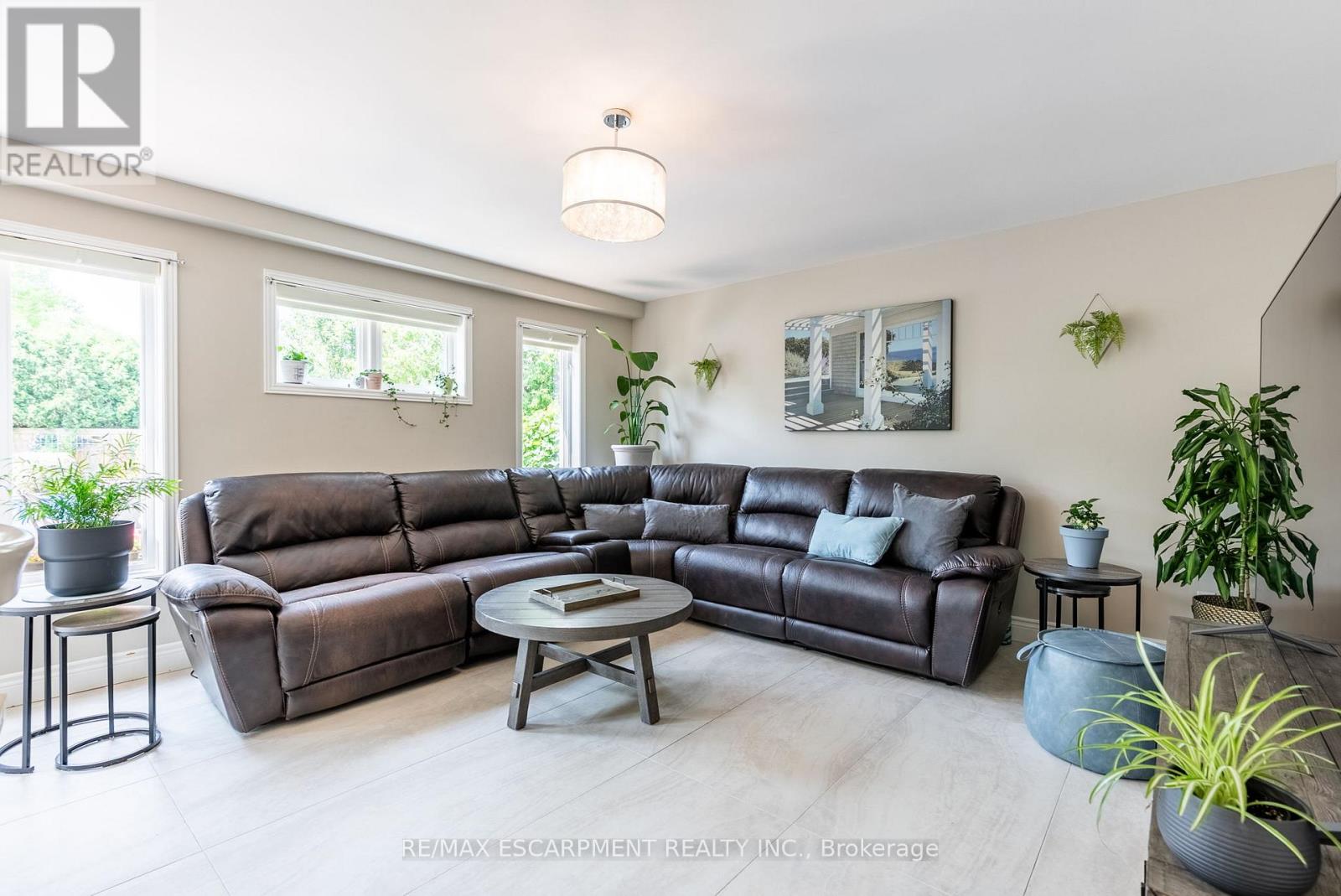 Photo 32 of 40 Premier Road, Hamilton ON
