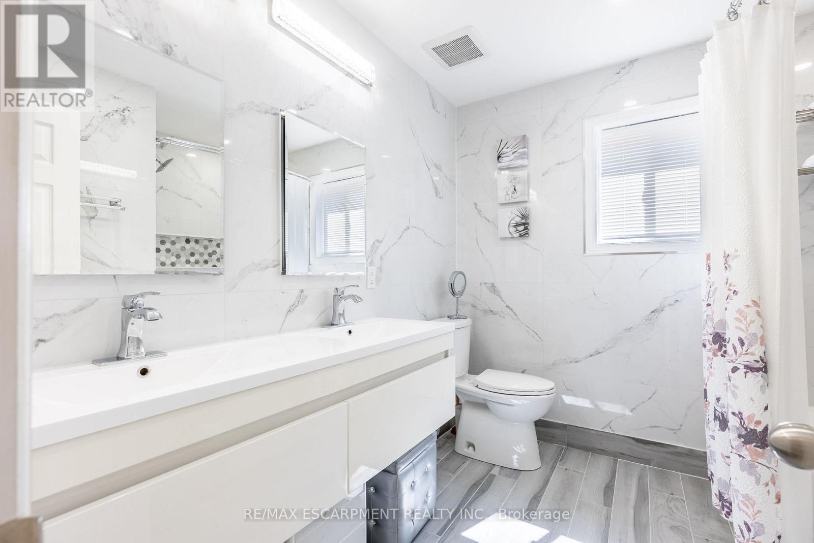 Photo 17 of 40 Premier Road, Hamilton ON