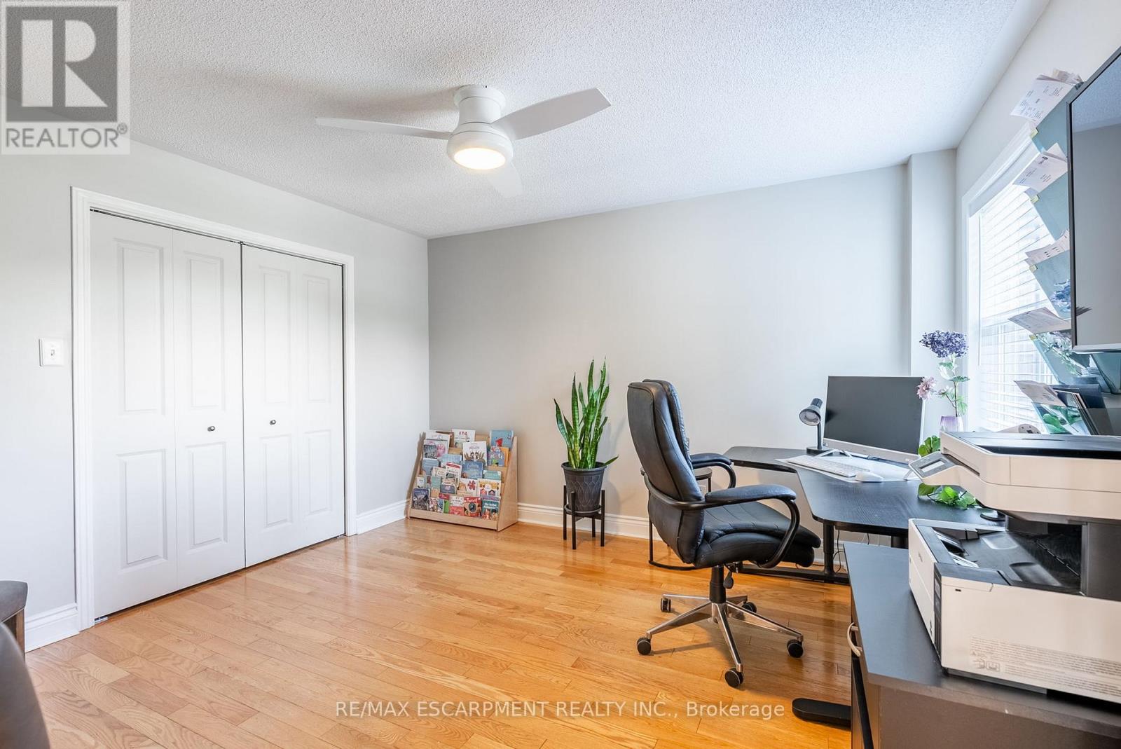 Photo 6 of 40 Premier Road, Hamilton ON