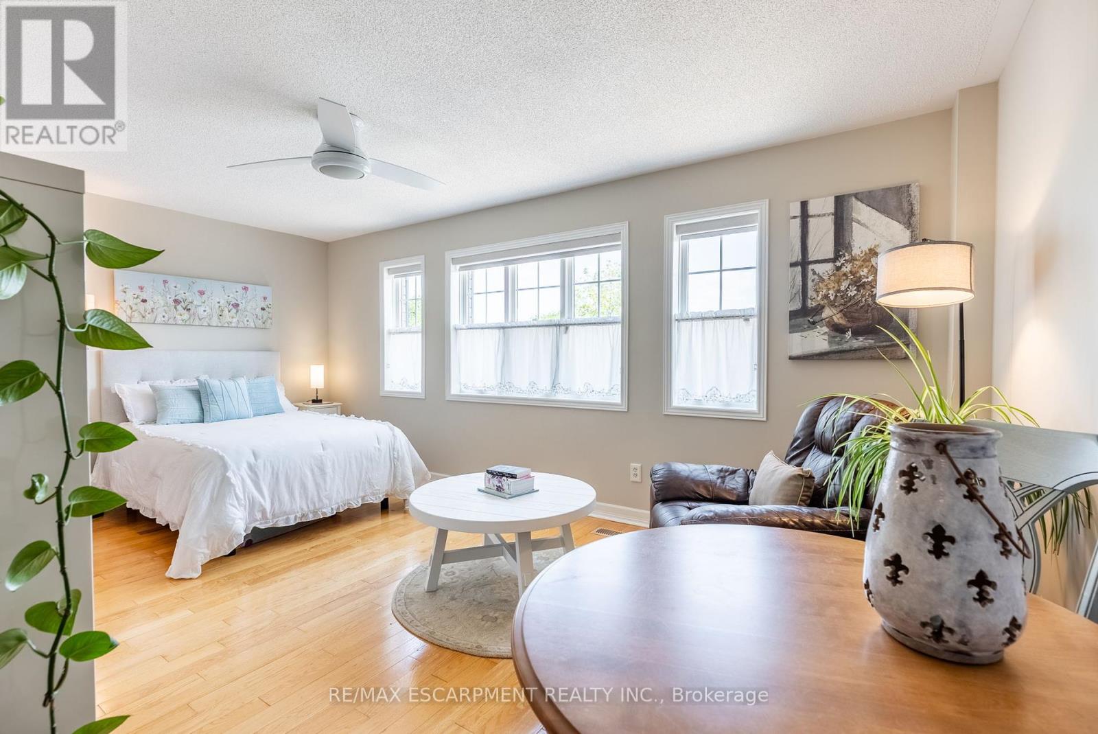 Photo 27 of 40 Premier Road, Hamilton ON