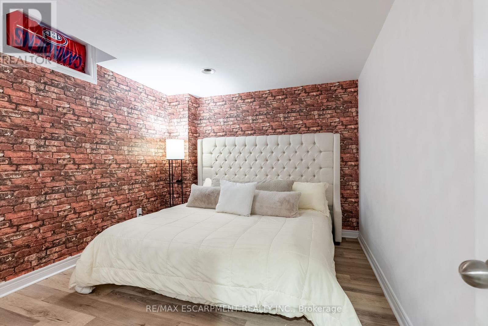 Photo 41 of 40 Premier Road, Hamilton ON
