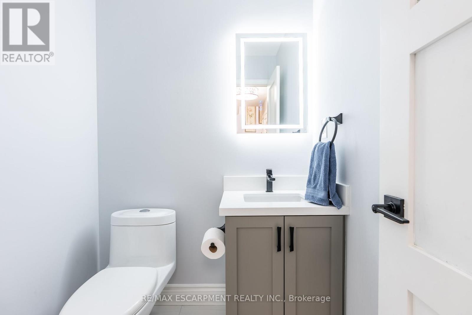 Photo 20 of 40 Premier Road, Hamilton ON