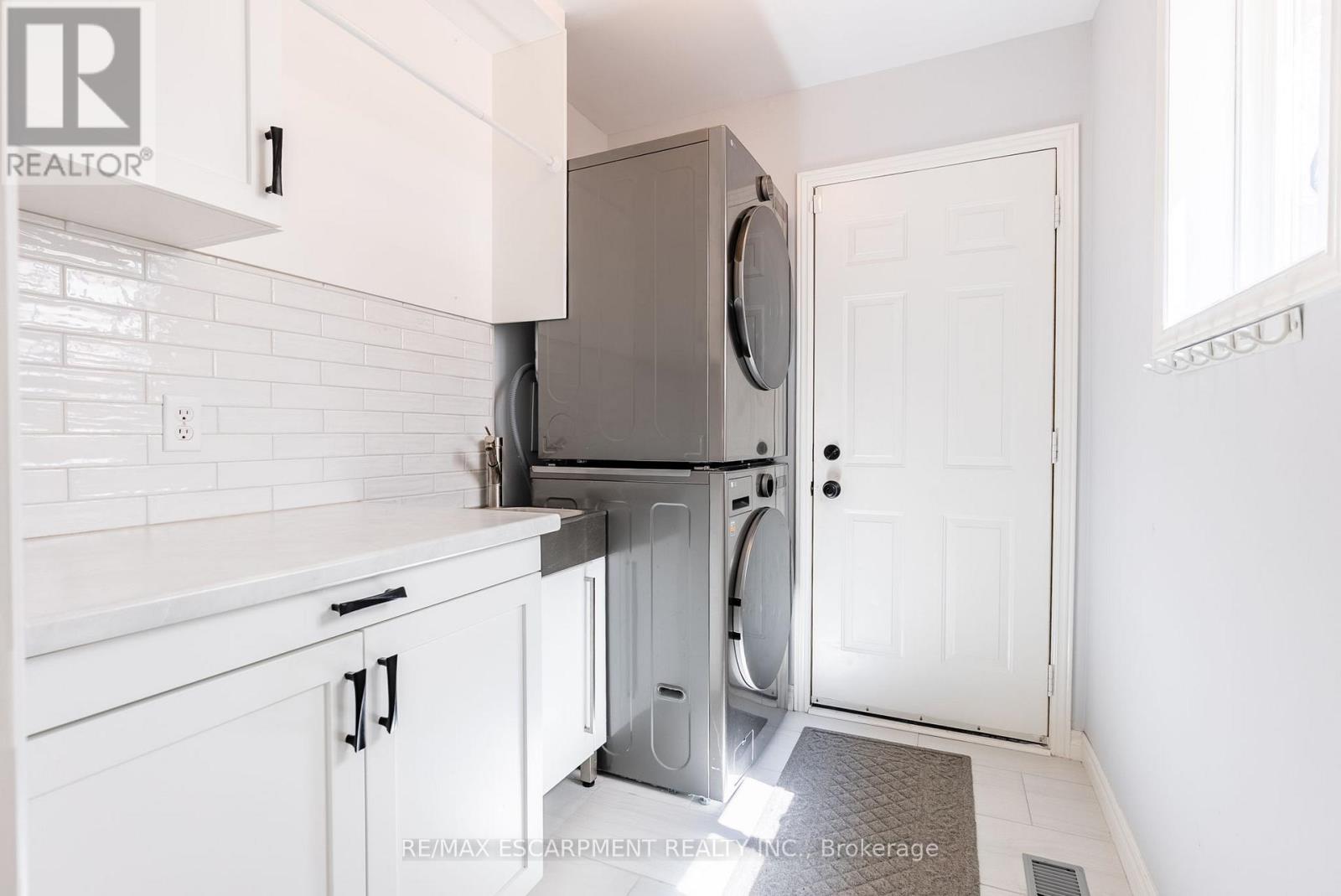 Photo 37 of 40 Premier Road, Hamilton ON