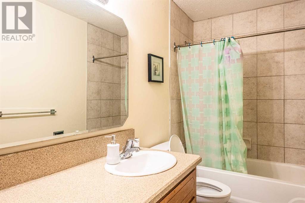 Multi-family House Bi-level for Sale in  Tavender Road NW Thorncliffe Calgary 