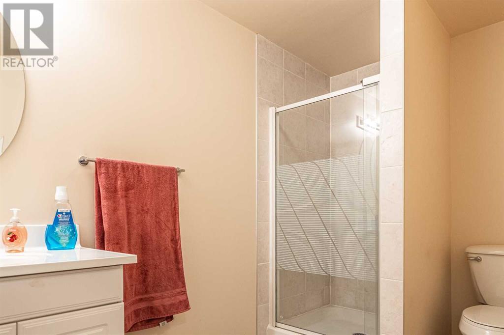 Multi-family House Bi-level for Sale in  Tavender Road NW Thorncliffe Calgary 