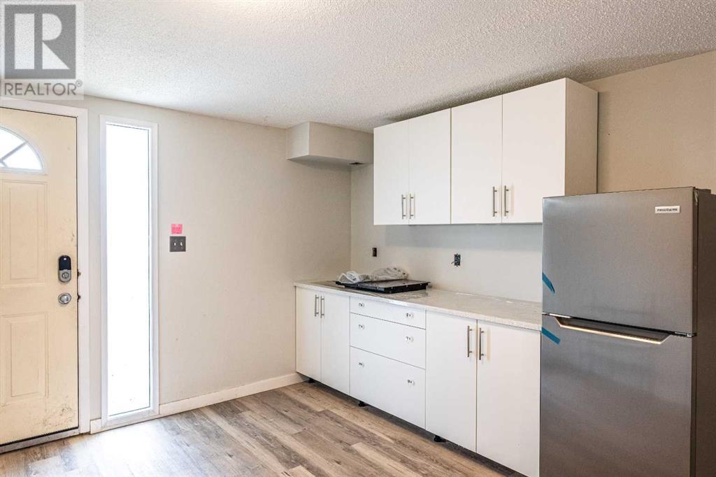 Multi-family House Bi-level for Sale in  Tavender Road NW Thorncliffe Calgary 