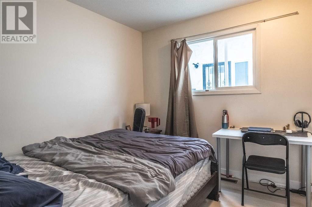 Multi-family House Bi-level for Sale in  Tavender Road NW Thorncliffe Calgary 