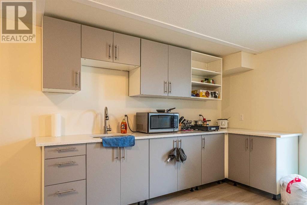 Multi-family House Bi-level for Sale in  Tavender Road NW Thorncliffe Calgary 
