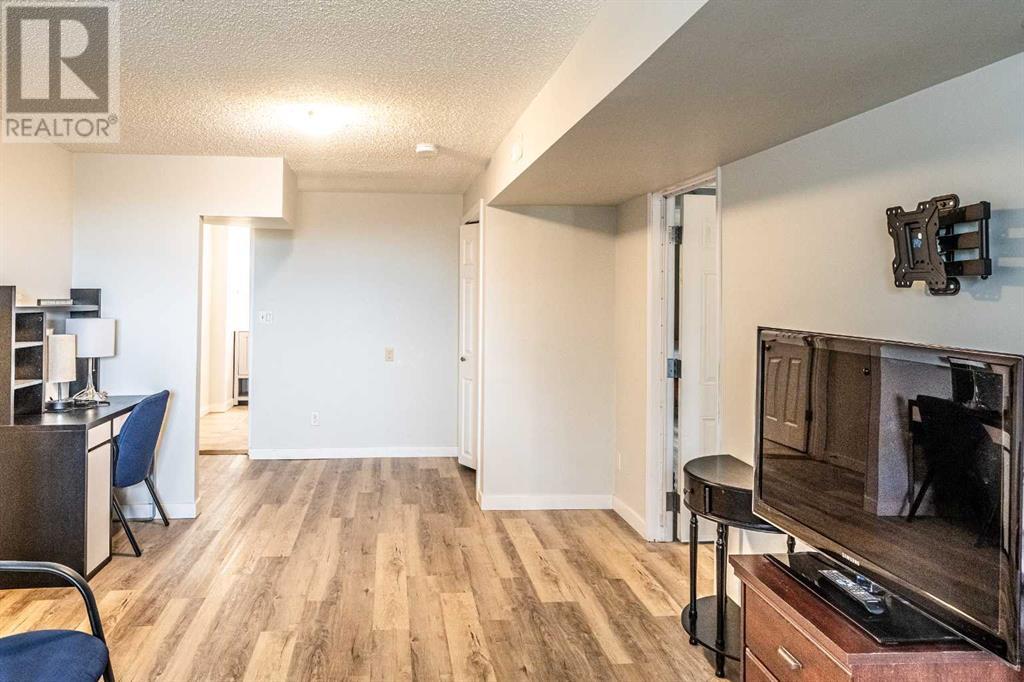 Multi-family House Bi-level for Sale in  Tavender Road NW Thorncliffe Calgary 