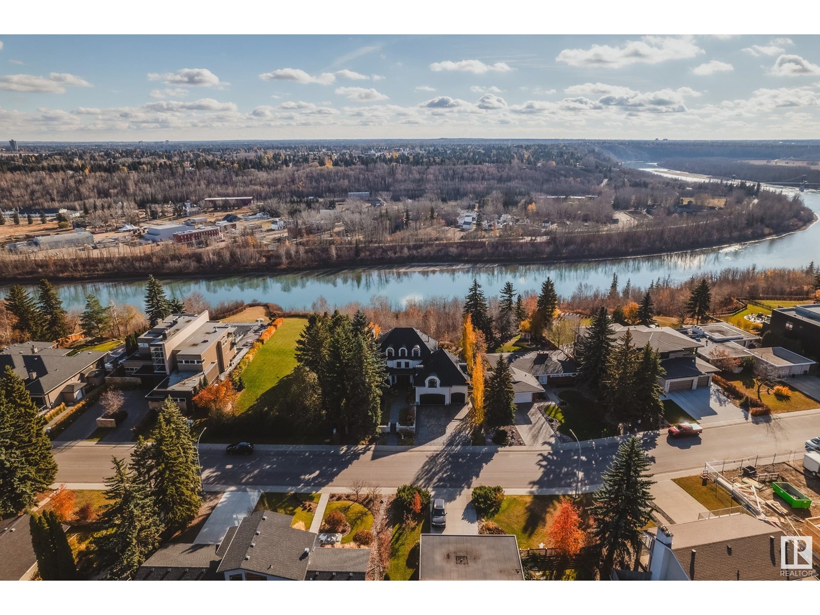 Photo 2 of 15309 Rio Terrace Dr Nw, Edmonton AB