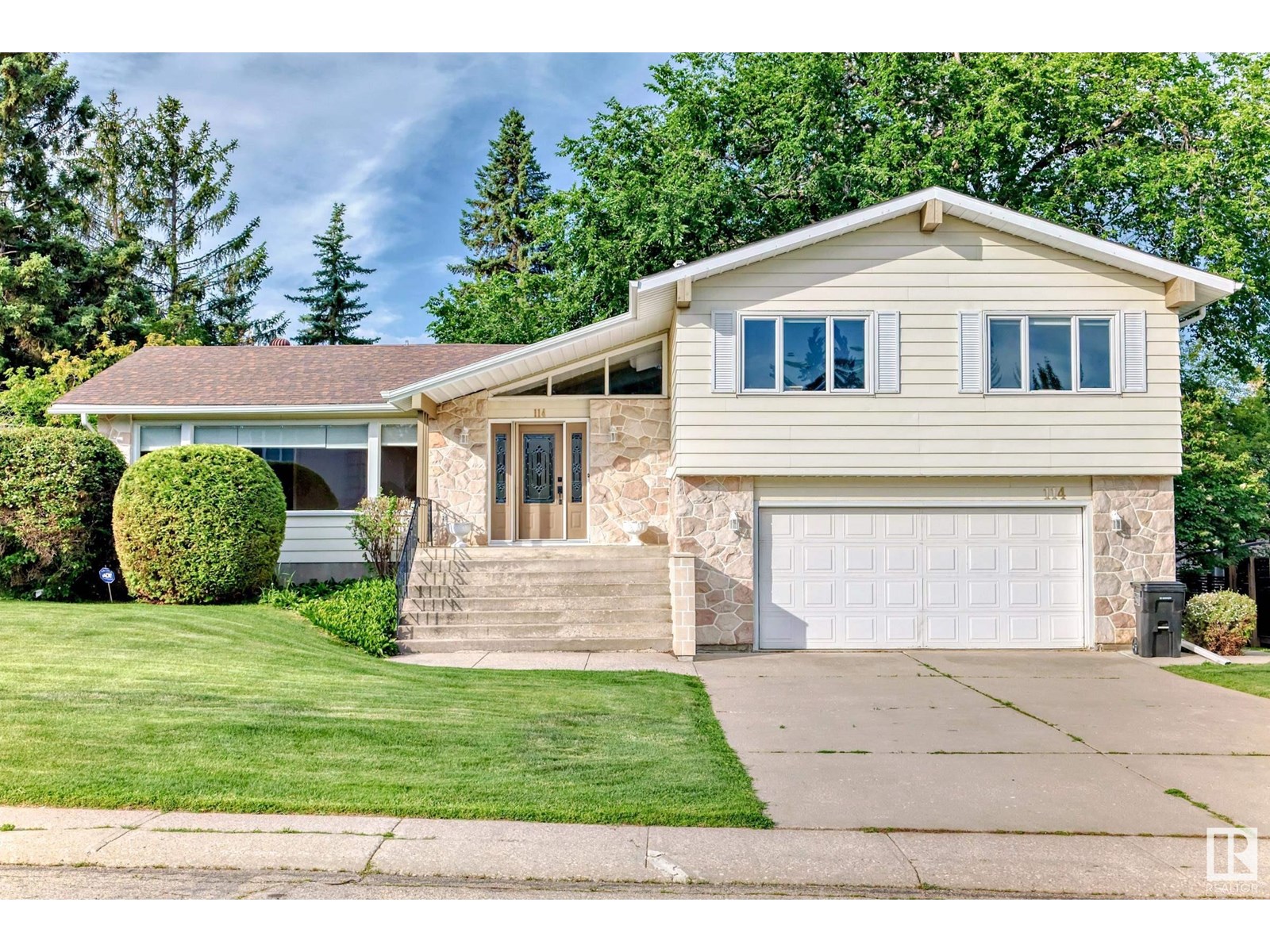 Photo 60 of 114 Fairway Dr Nw, Edmonton AB