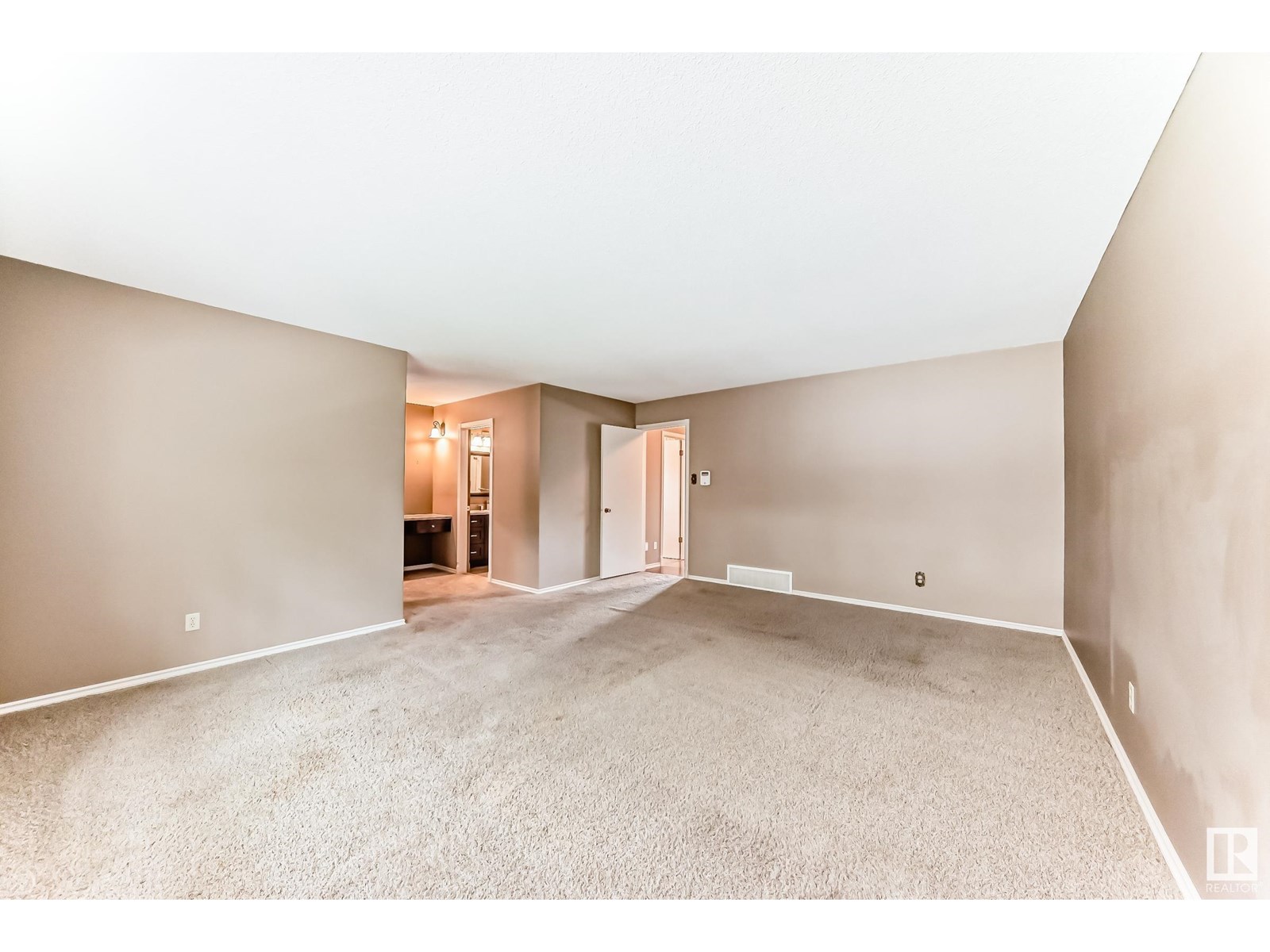Photo 36 of 114 Fairway Dr Nw, Edmonton AB