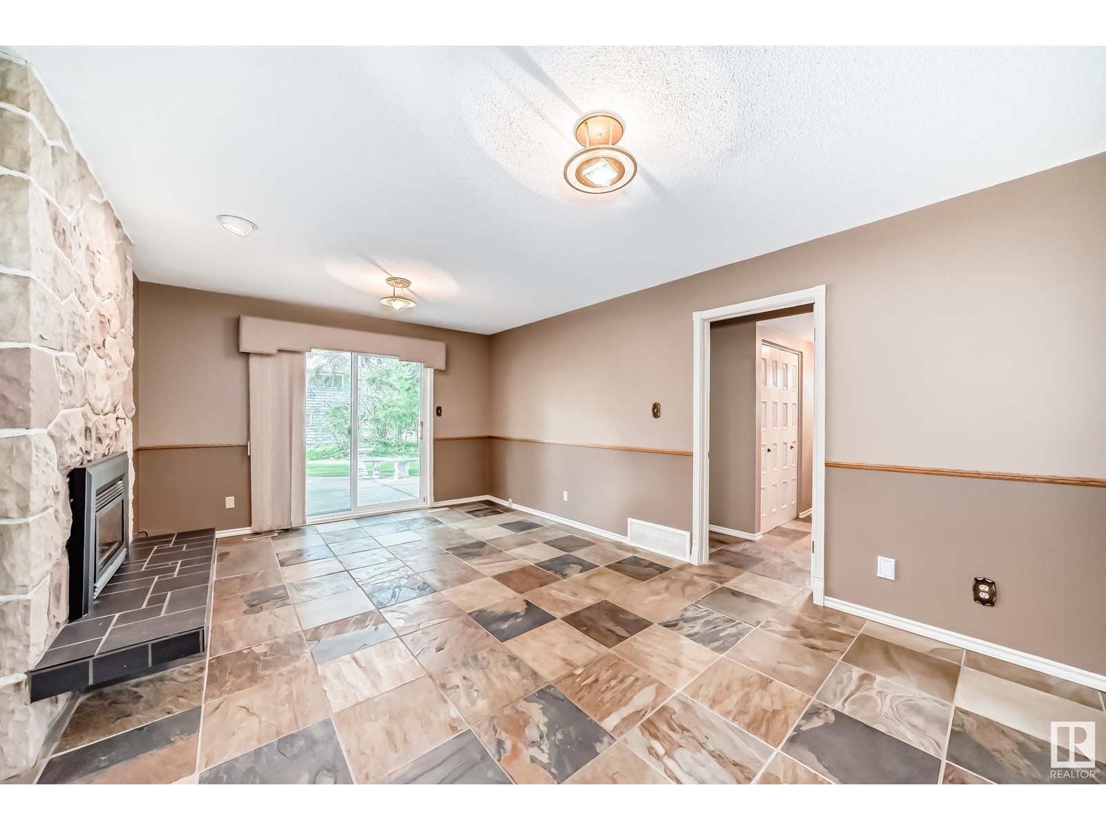 Photo 30 of 114 Fairway Dr Nw, Edmonton AB