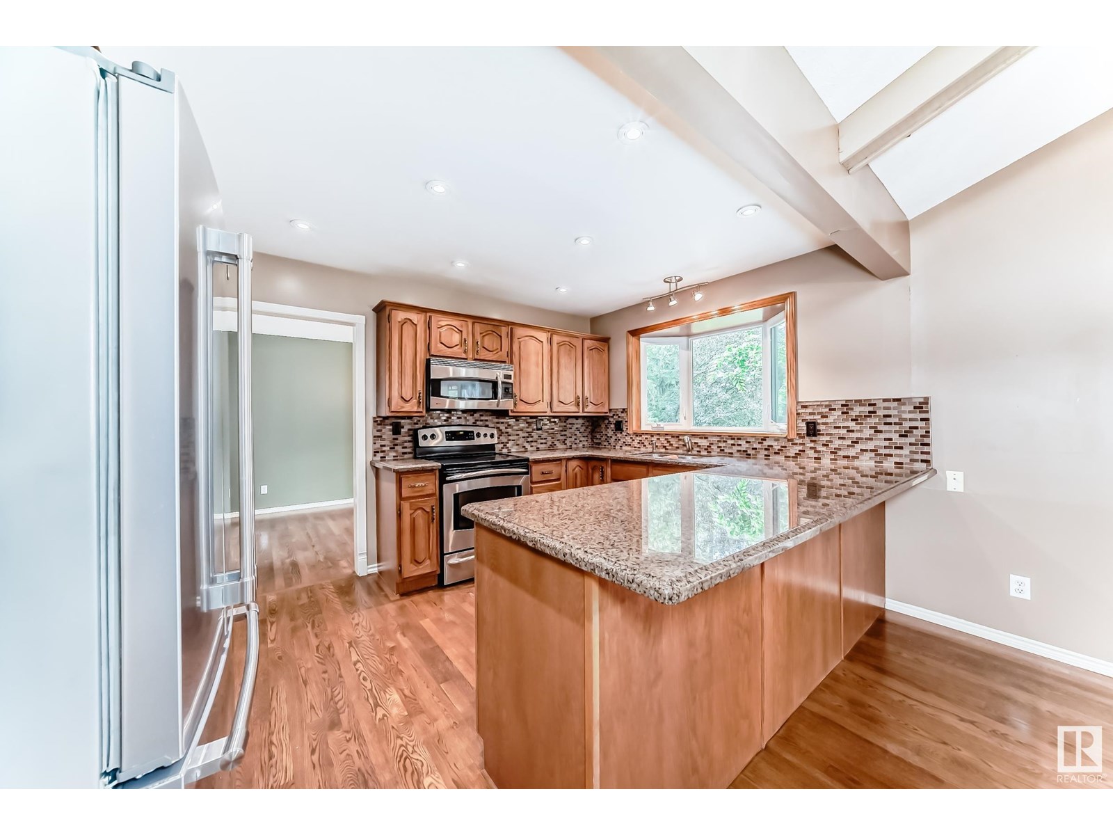 Photo 28 of 114 Fairway Dr Nw, Edmonton AB