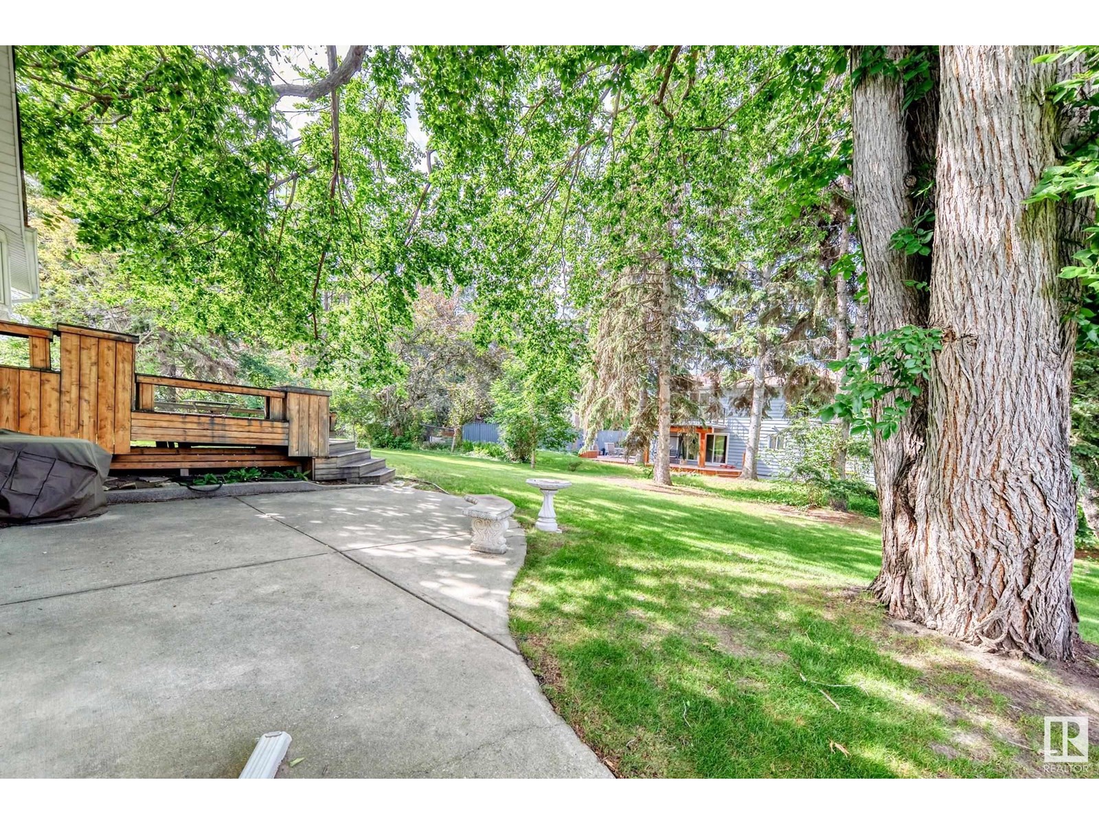 Photo 18 of 114 Fairway Dr Nw, Edmonton AB