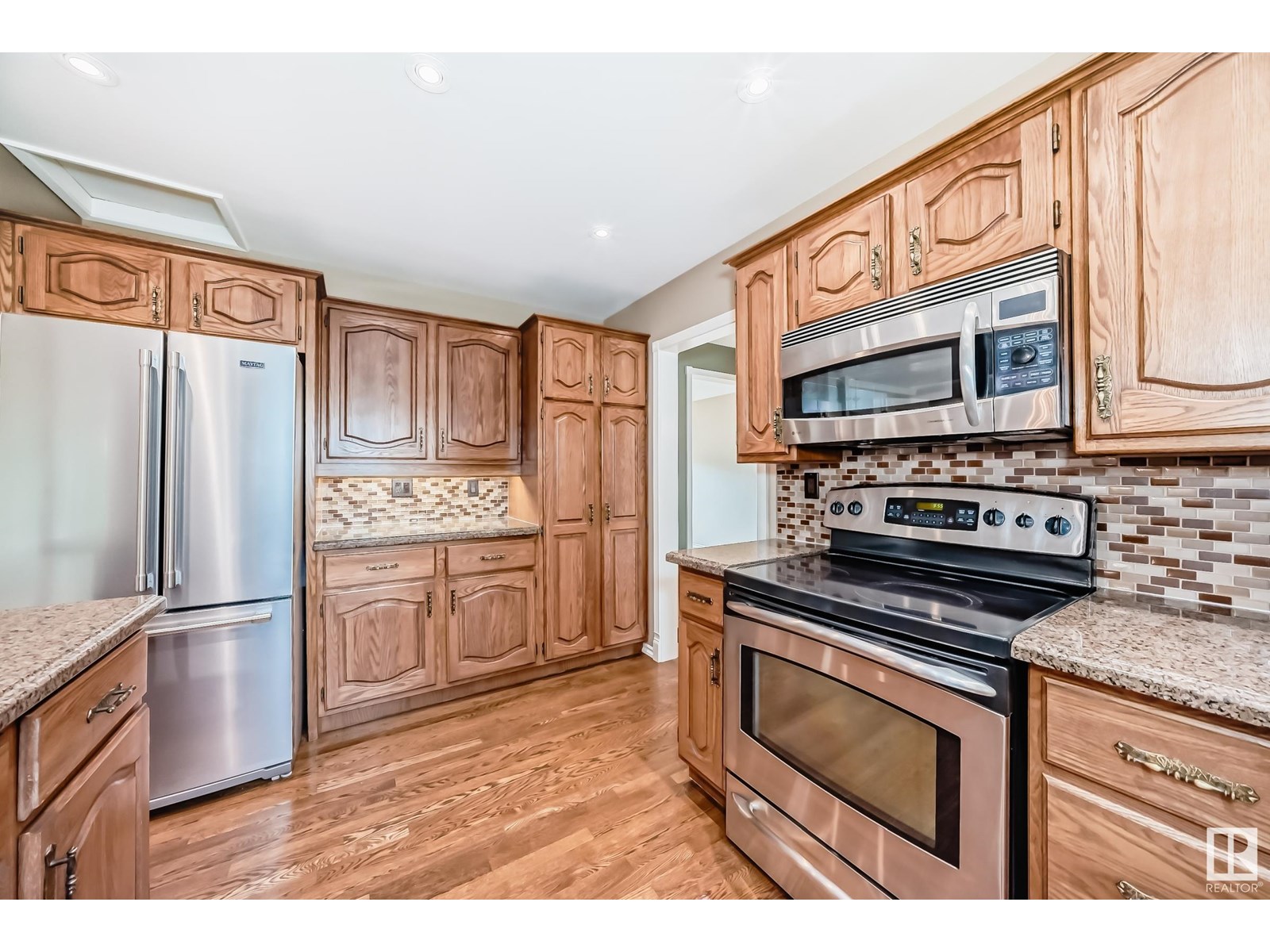 Photo 27 of 114 Fairway Dr Nw, Edmonton AB