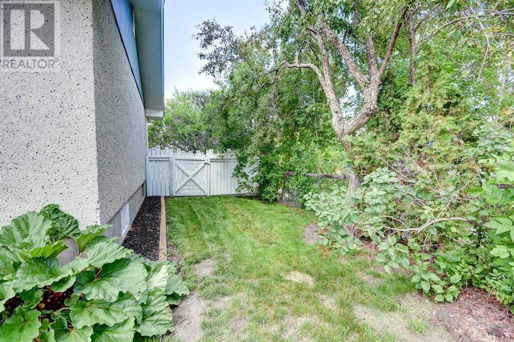 Single Family House Bungalow for Sale in   Street Mountview Red Deer 