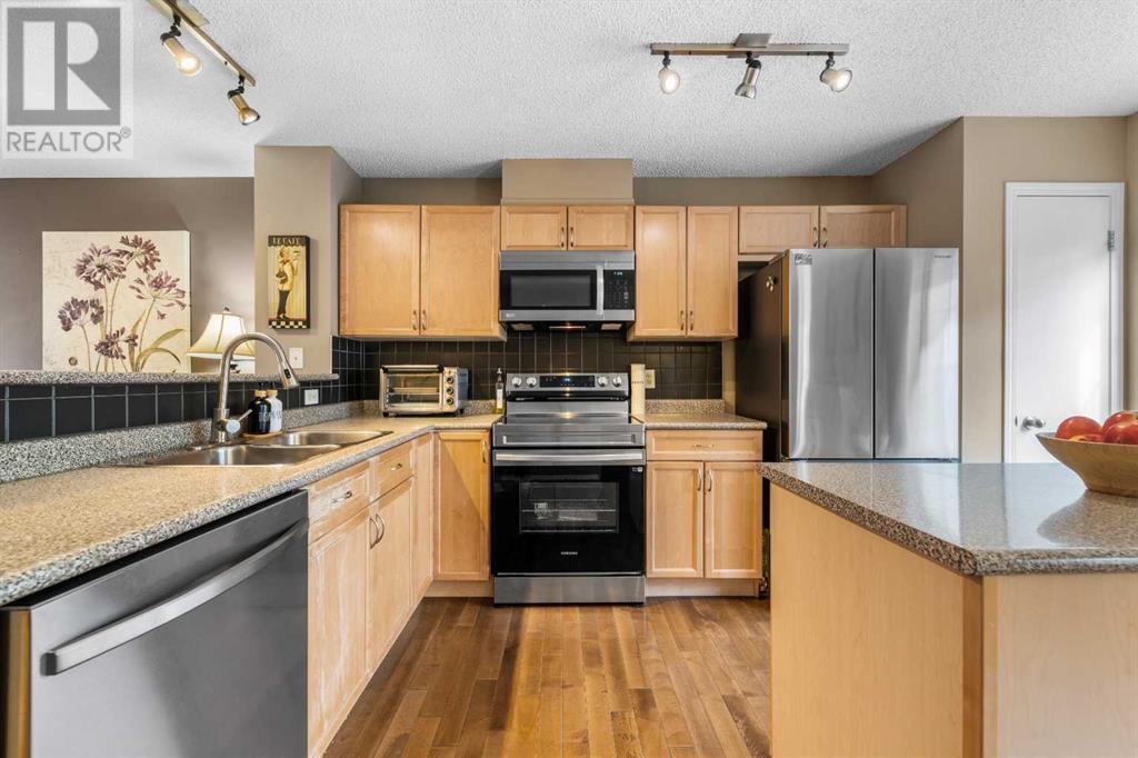 Single Family House for Sale in  Toscana Gardens NW Tuscany Calgary 