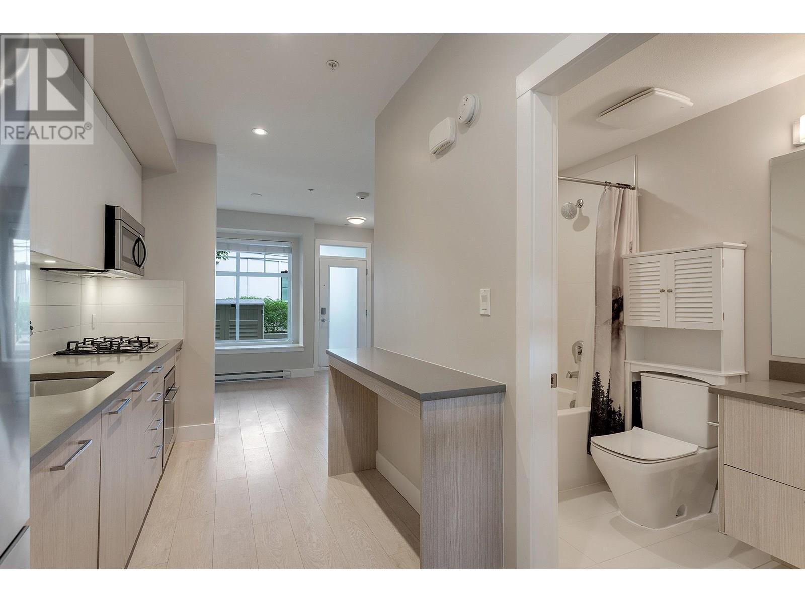 Photo 11 of 13 5152 Canada Way, Burnaby BC
