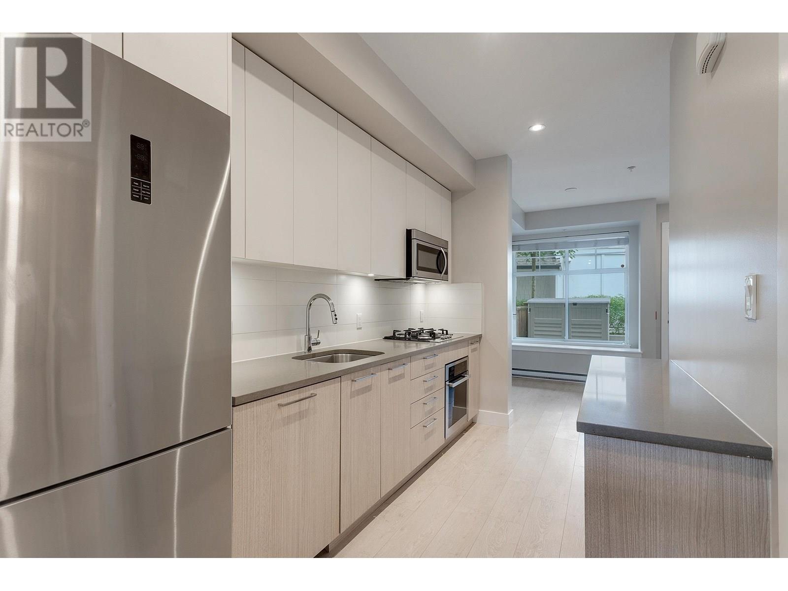 Photo 10 of 13 5152 Canada Way, Burnaby BC