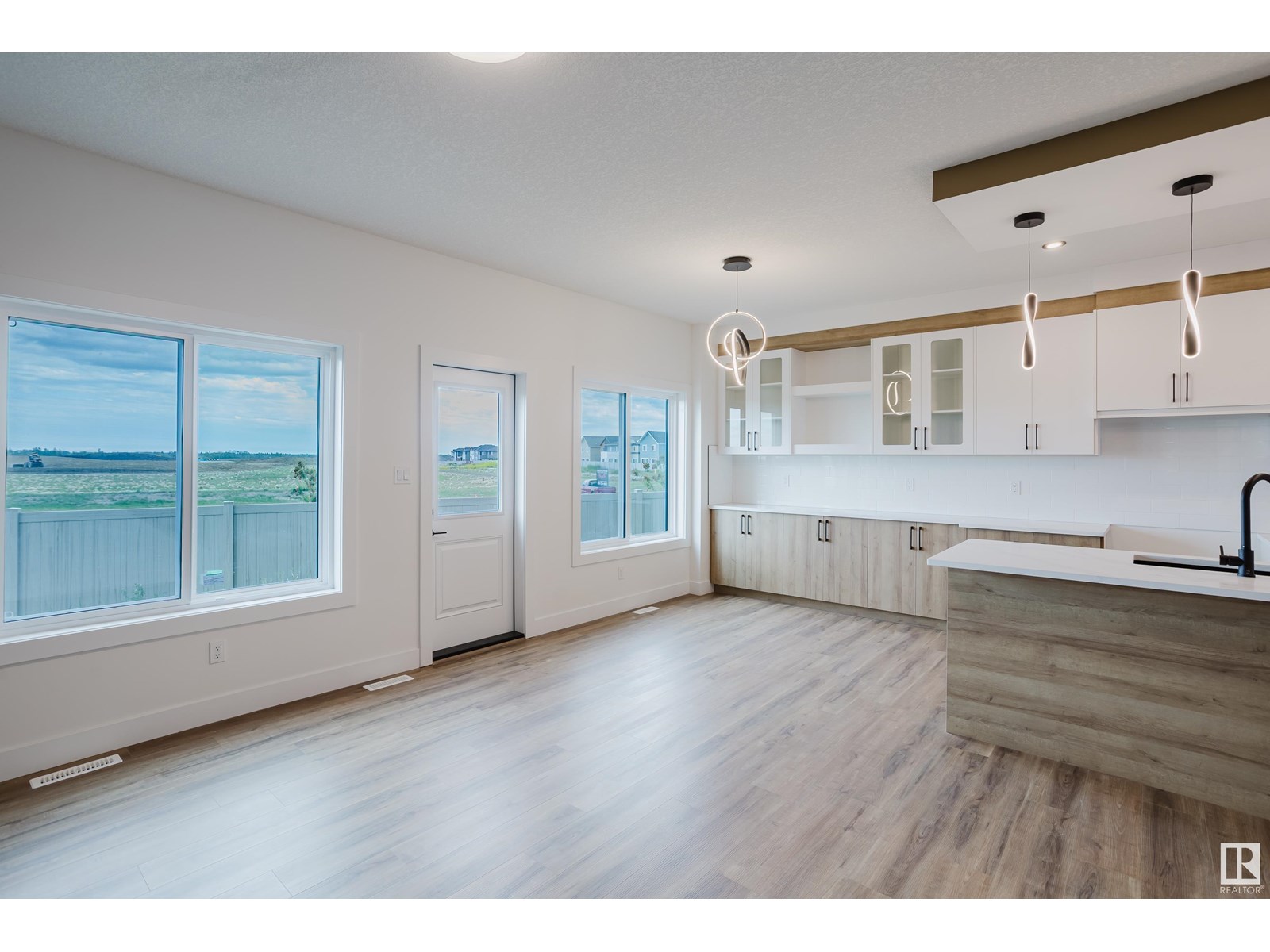 Photo 17 of 18903 24 Av Nw, Edmonton AB