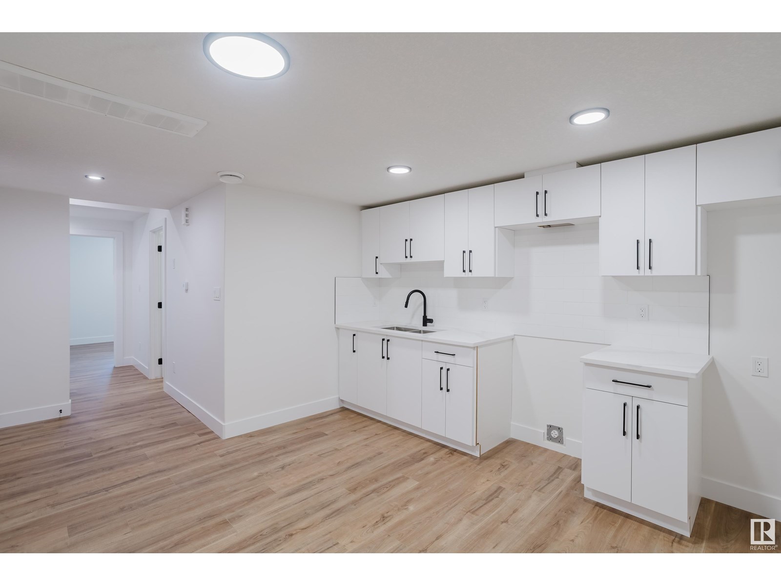 Photo 36 of 18903 24 Av Nw, Edmonton AB