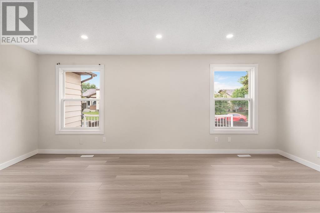 Single Family House for Sale in  Whitworth Way NE Whitehorn Calgary 