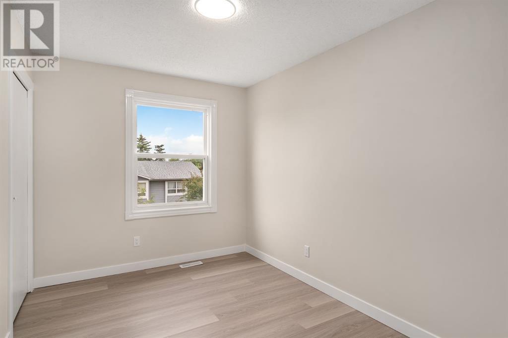 Single Family House for Sale in  Whitworth Way NE Whitehorn Calgary 