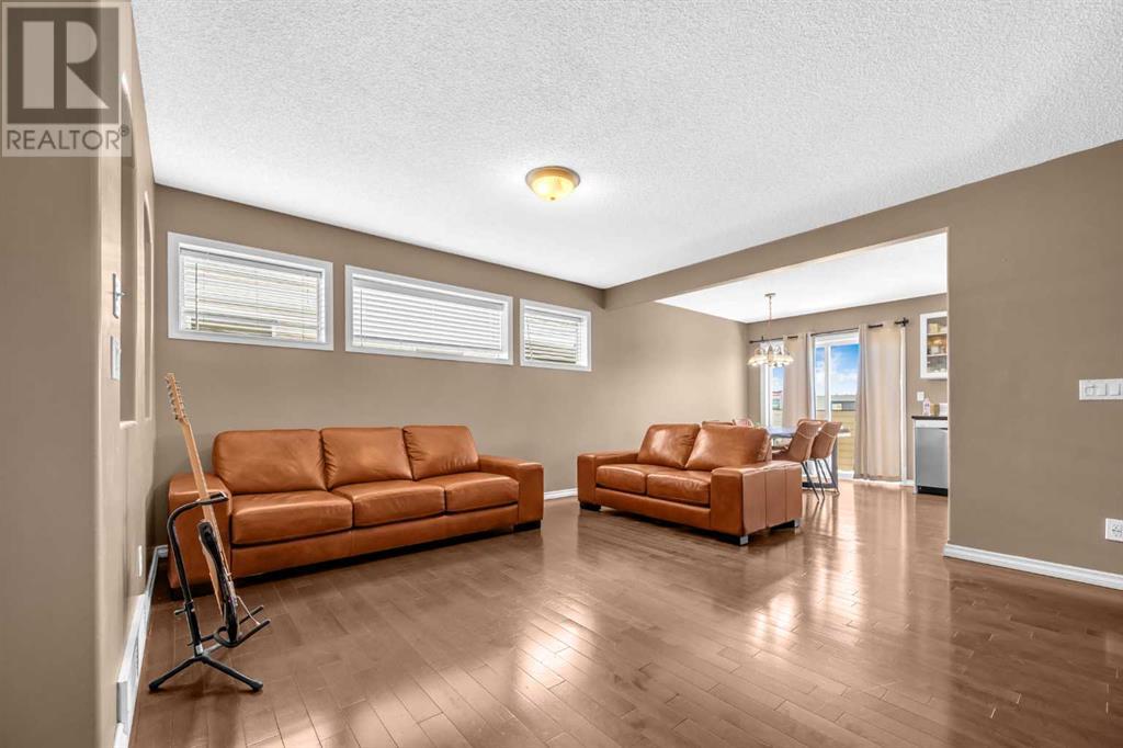 Single Family House for Sale in  Royal Birch Mount NW Royal Oak Calgary 