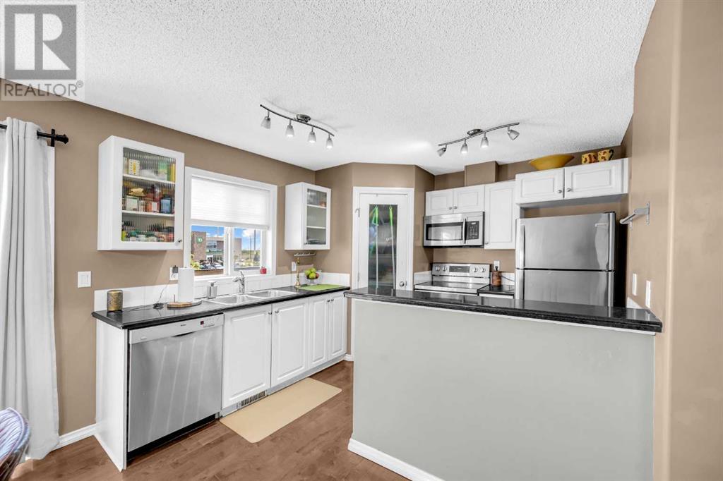 Single Family House for Sale in  Royal Birch Mount NW Royal Oak Calgary 
