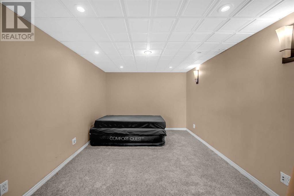 Single Family House for Sale in  Royal Birch Mount NW Royal Oak Calgary 