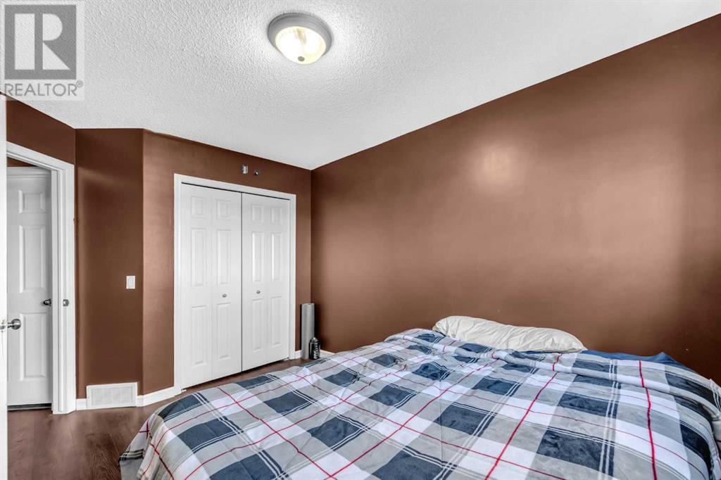 Single Family House for Sale in  Royal Birch Mount NW Royal Oak Calgary 