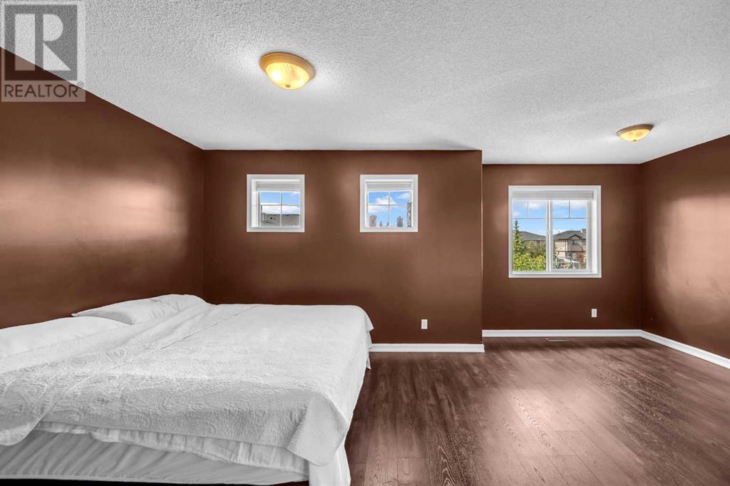 Single Family House for Sale in  Royal Birch Mount NW Royal Oak Calgary 