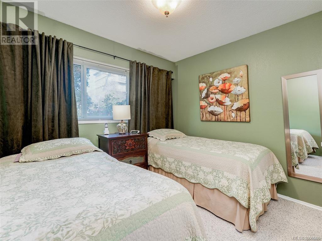 Single Family House for Sale in   Rockland Ave Victoria 