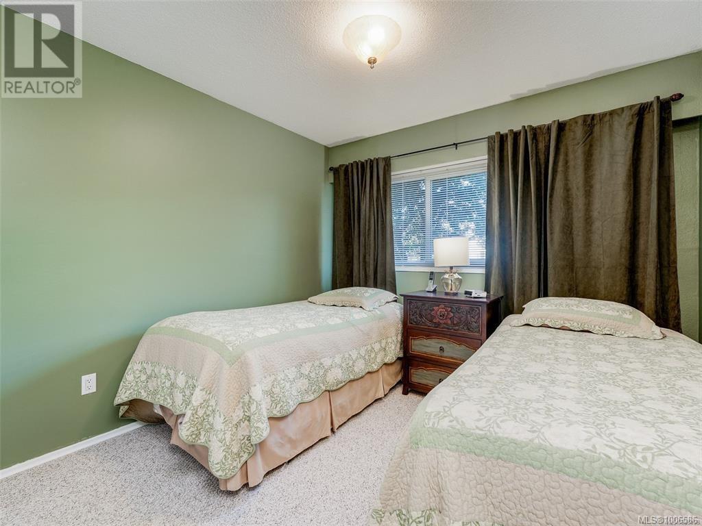 Single Family House for Sale in   Rockland Ave Victoria 
