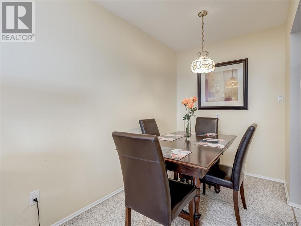 Single Family House for Sale in   Rockland Ave Victoria 