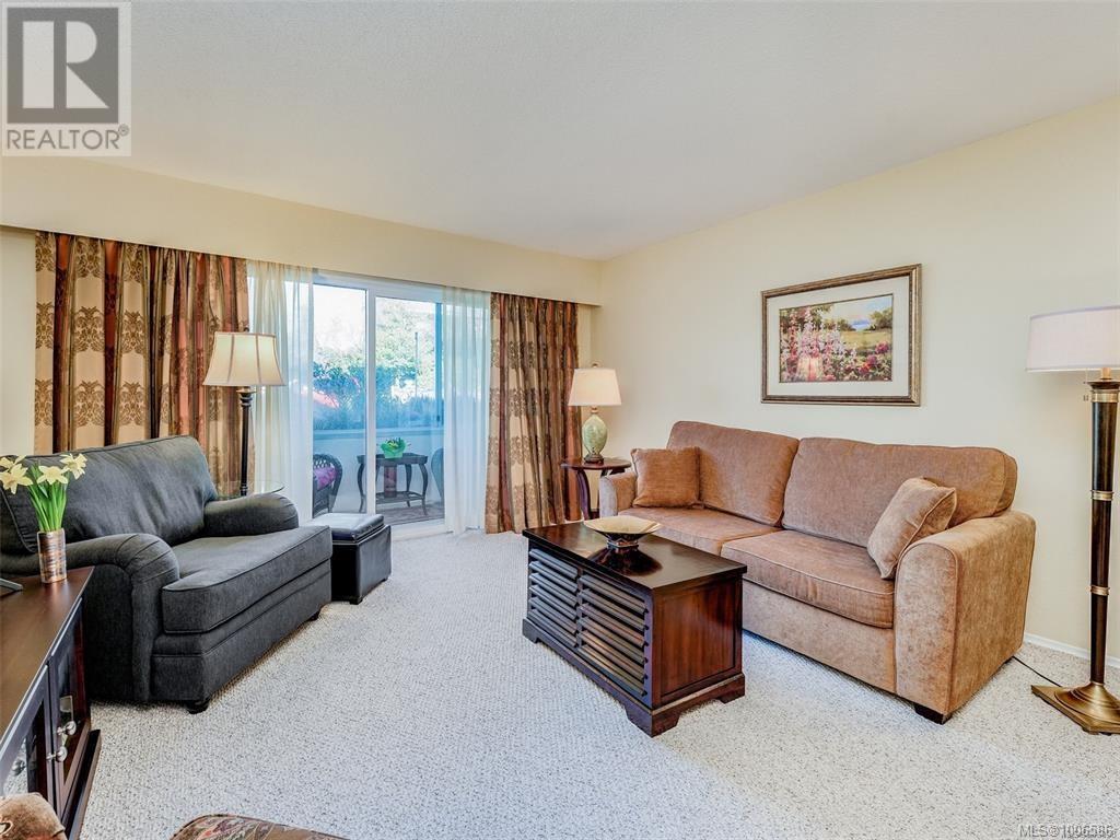 Single Family House for Sale in   Rockland Ave Victoria 