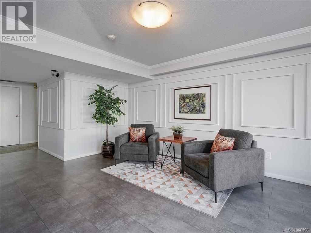 Single Family House for Sale in   Rockland Ave Victoria 
