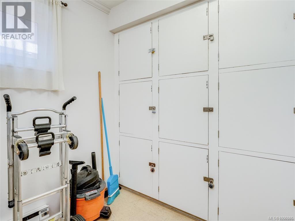 Single Family House for Sale in   Rockland Ave Victoria 