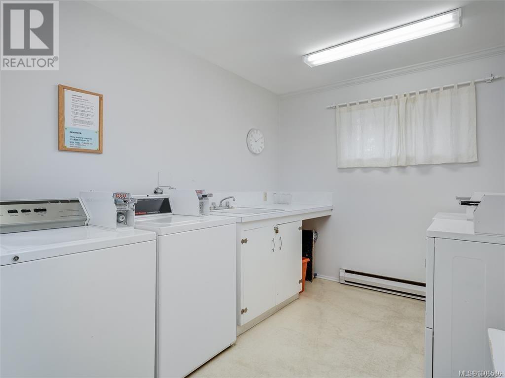 Single Family House for Sale in   Rockland Ave Victoria 