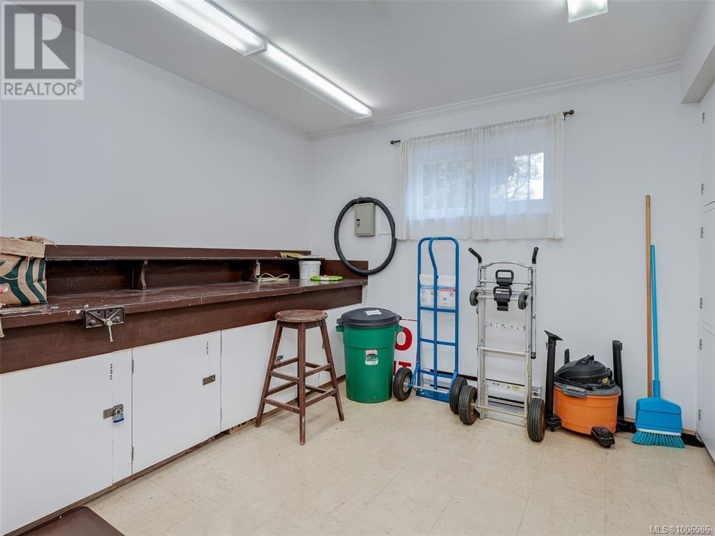 Single Family House for Sale in   Rockland Ave Victoria 