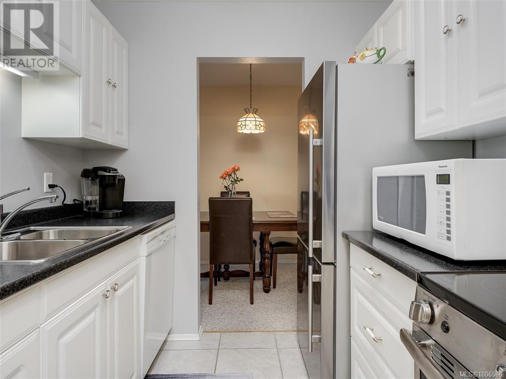 Single Family House for Sale in   Rockland Ave Victoria 