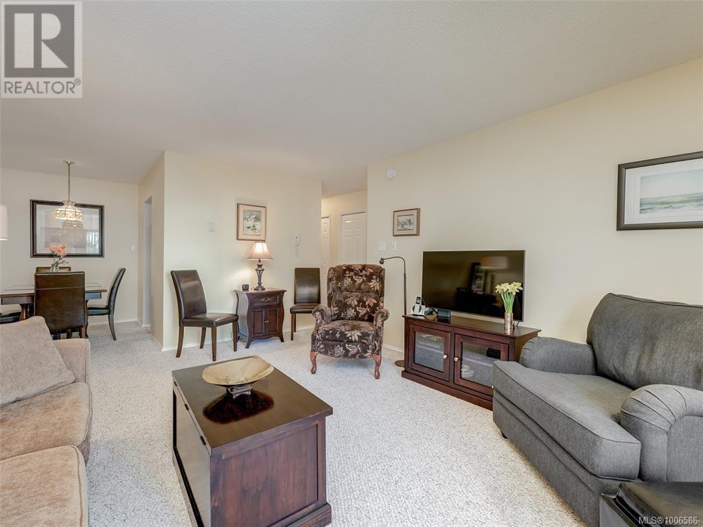 Single Family House for Sale in   Rockland Ave Victoria 
